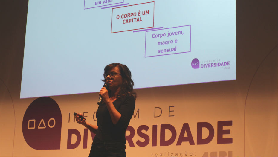Miriam Goldberg em palestra sobre envelhecimento no CIEE