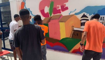 Conviventes grafitam muros do Espaço de Cidadania