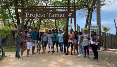 Jovens do Espaço de Cidadania visitam Projeto Tamar, em Salvador